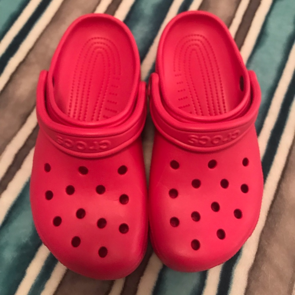 Women’s CROCS Hot Pink Like New Size 9